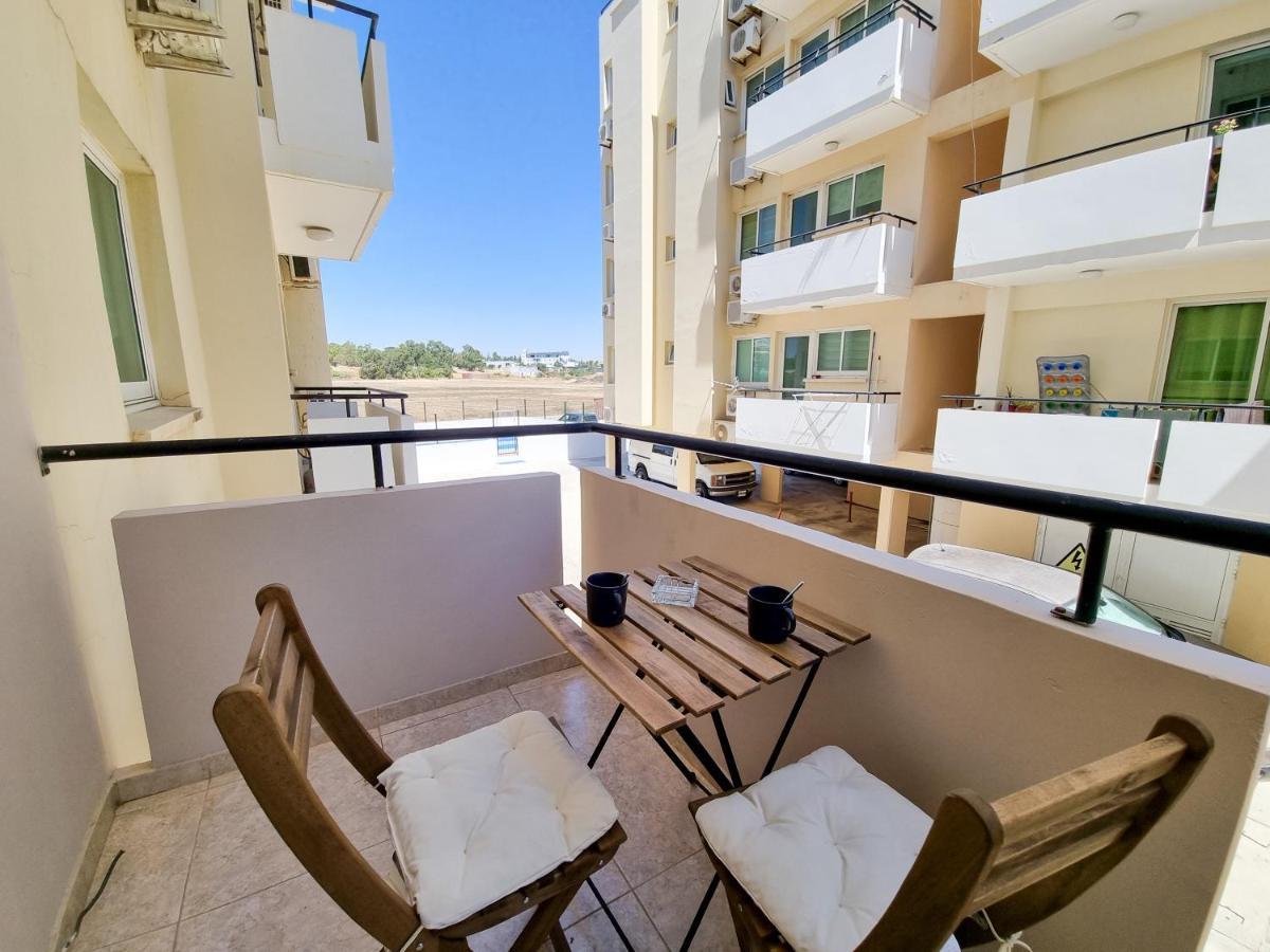 Dock Holiday Apartment ลาร์นาคา ภายนอก รูปภาพ