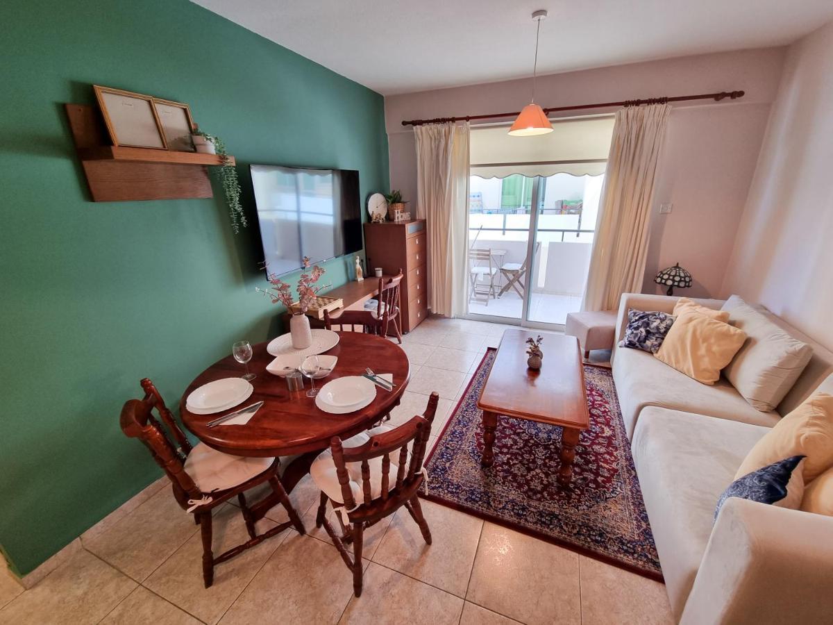 Dock Holiday Apartment ลาร์นาคา ภายนอก รูปภาพ